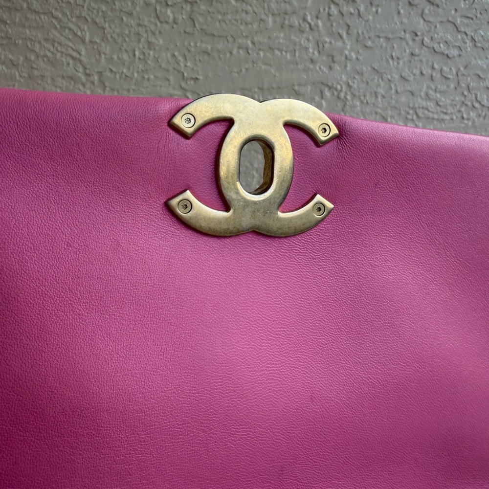 CHANEL Pink Quilted Lambskin Chanel 19 Flap Gold and Ruthenium Hardware - Picture 9 of 12